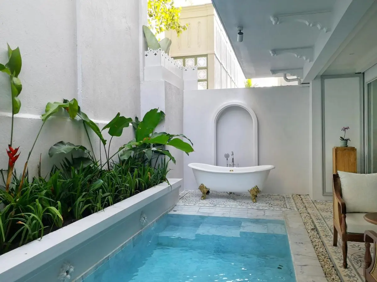 Compact Outdoor Pool and Bathtub Relaxation Area in Phra Sing Chiang Mai