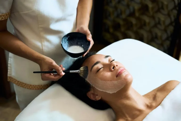 Facial Treatment Room with Relaxation and Skincare Services in Marina Bay