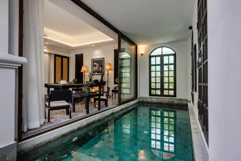Indoor Pool and Relaxation Area with Jacuzzi and Massage Space in Phra Sing Chiang Mai
