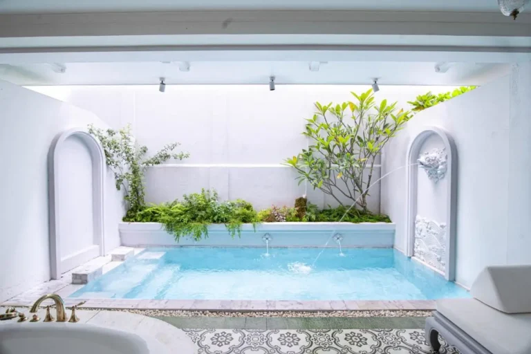 Indoor Relaxation Pool and Spa Area with Jacuzzi in Phra Sing Chiang Mai