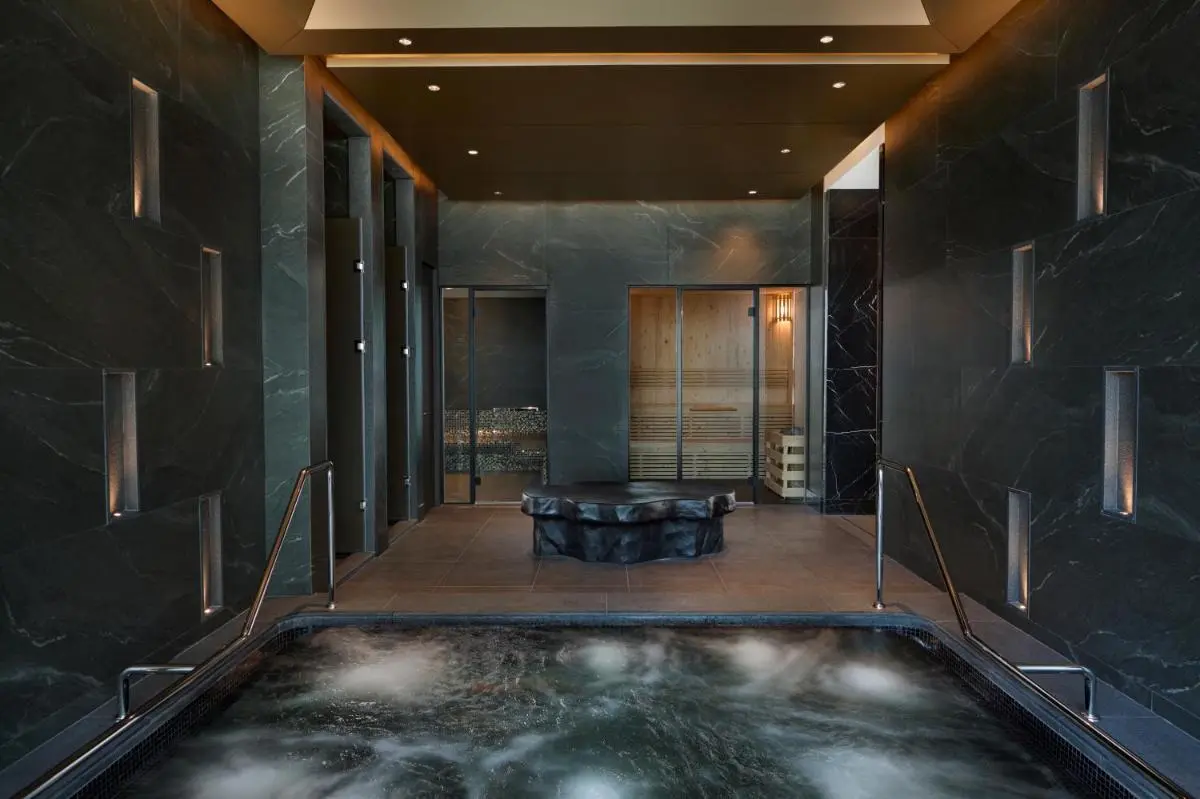 Indoor Wellness Area with Hot Tub, Steam Room, and Sauna in Sathorn Bangkok