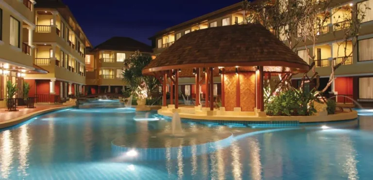 Pools with Water Jets in Phuket Province