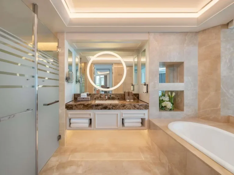 Modern Bathroom Design Featuring Bathtub and Vanity in Wattana Bangkok