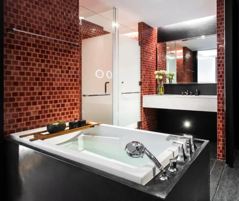 Modern Bathroom Design Featuring Built-In Bathtub and Glass Shower in Chang Khlan Chiang Mai