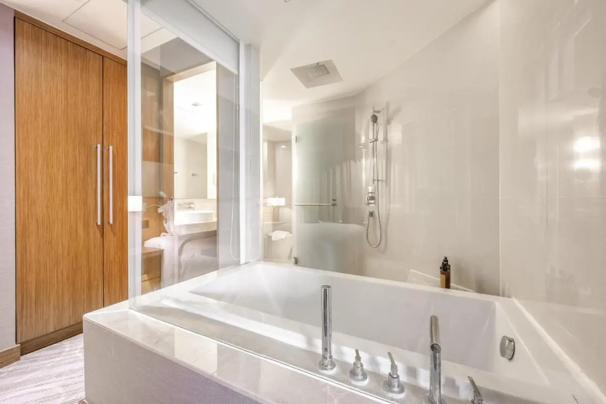 Bangkok Modern Bathroom Design Featuring Built-In Bathtub and Walk-In Shower in Chatuchak