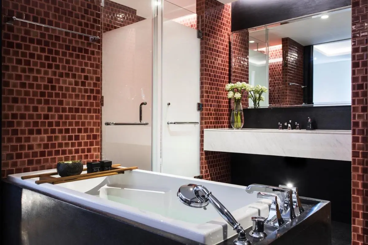 Anantara Chiang Mai Serviced Suites Modern Bathroom Design with Bathtub and Shower in Chang Khlan Chiang Mai
