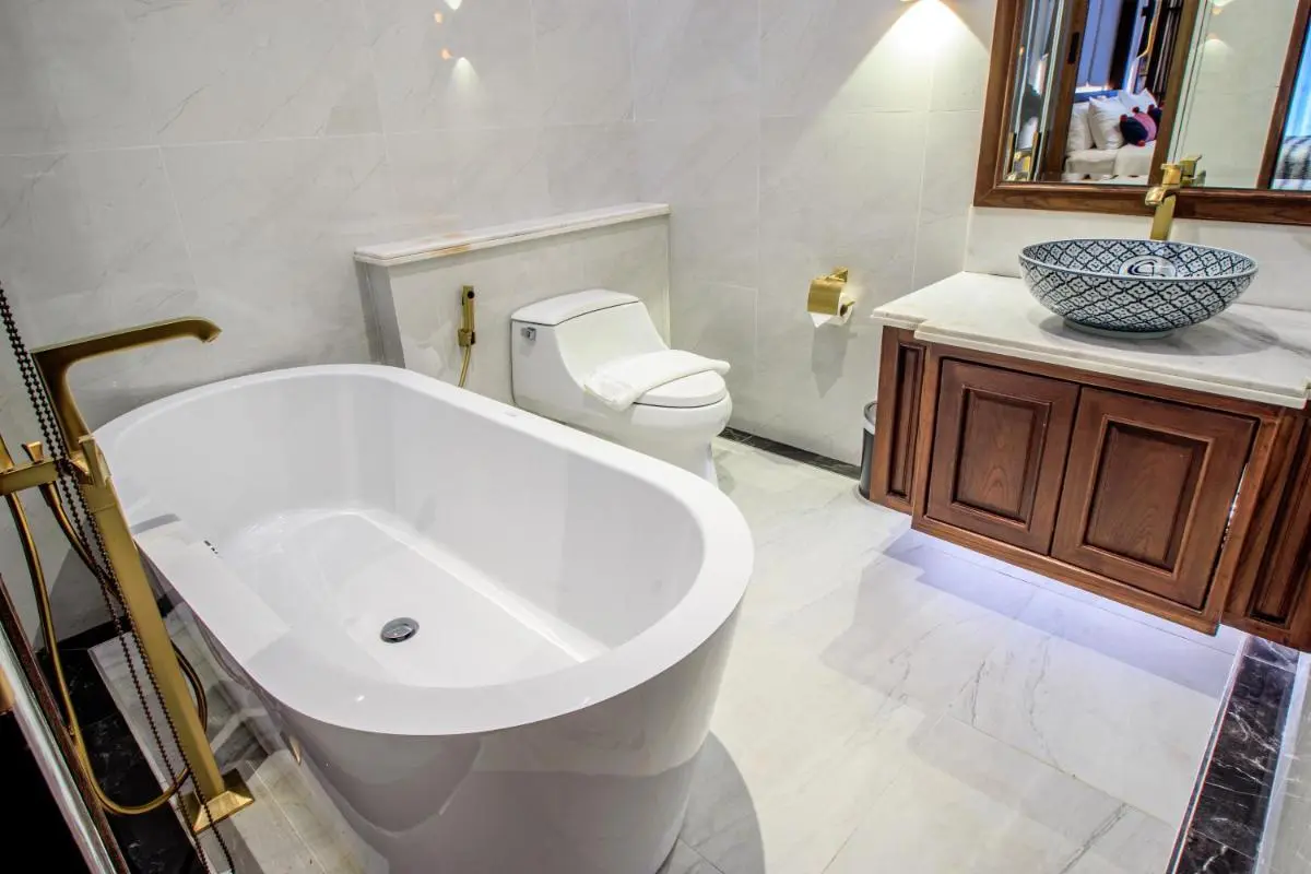 S48 River Ping Modern Bathroom Design with Freestanding Tub and Vessel Sink in Fa Ham Chiang Mai