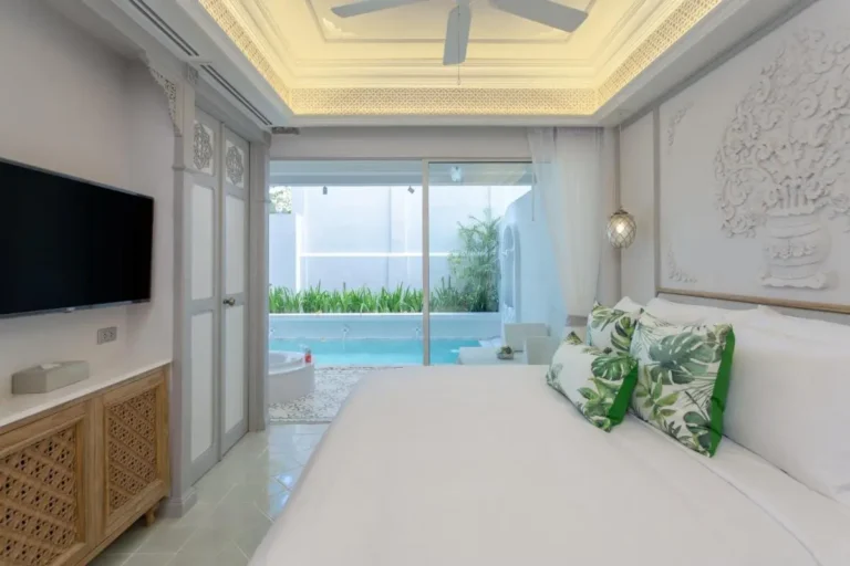 Modern Bedroom with Private Pool and Spa Tub in Phra Sing Chiang Mai