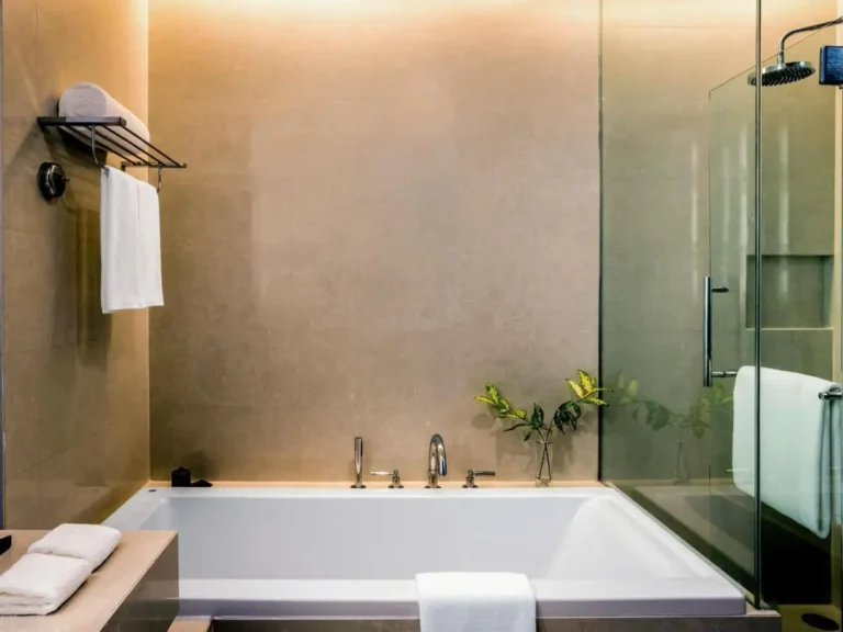 Modern Minimalist Bathroom Design with Bathtub and Shower in Ratchathewi Bangkok