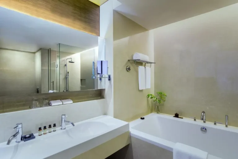 Modern Minimalist Bathroom with Bathtub and Double Sink Vanity in Ratchathewi Bangkok Modern Minimalist Bathroom with Bathtub and Double Sink Vanity in Ratchathewi Bangkok