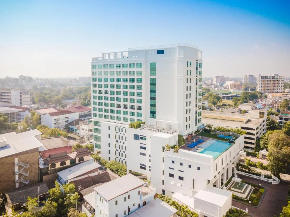 Modern Multi-Story Building with Rooftop Infinity Pool and City Views in Chang Khlan Chiang Mai