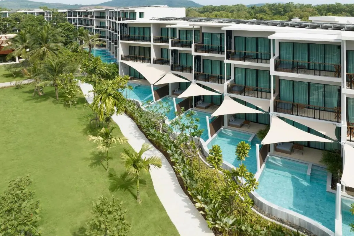 Le Meridien Phuket Mai Khao Beach Resort Modern Multi-Story Residences with Private Pools and Tropical Gardens at Mai Khao Beach