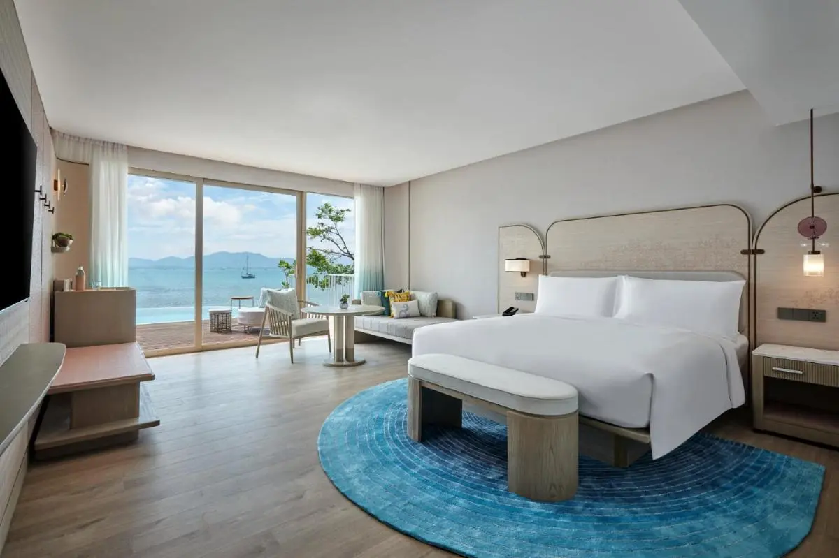 Phuket Province Modern Room with Infinity Pool and Ocean View at Panwa Beach Balcony