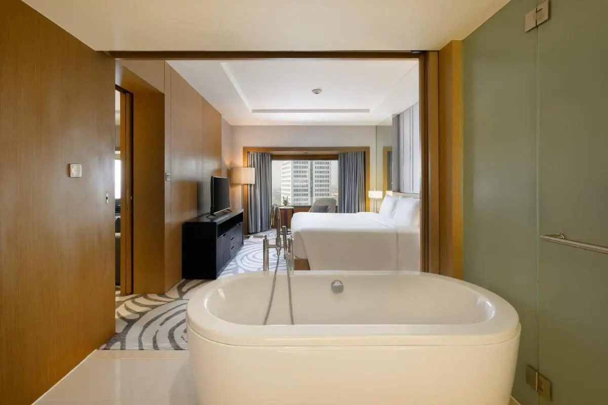 Bangkok Modern Urban Suite in Chatuchak Featuring Freestanding Bathtub and City Views