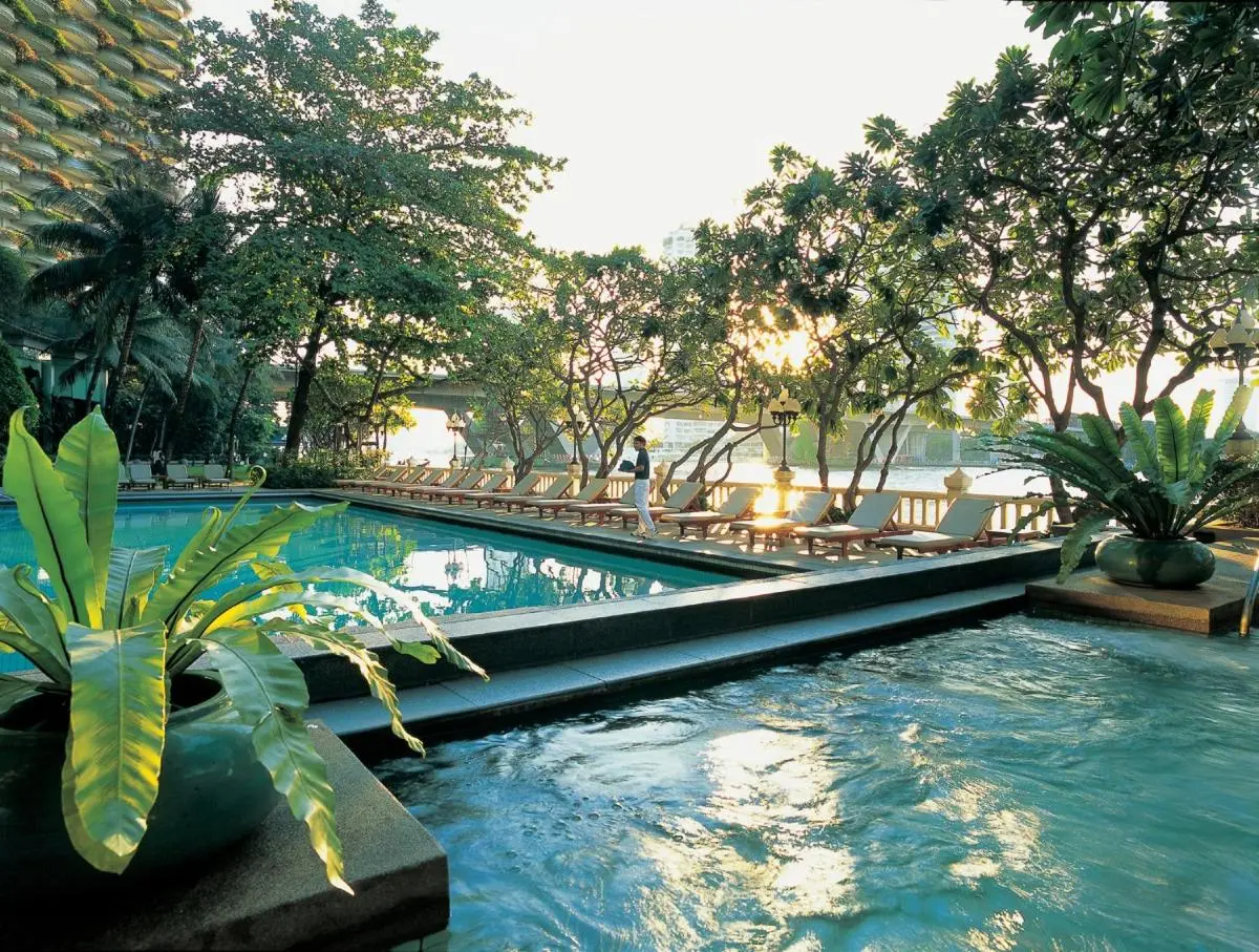 Shangri-La Bangkok Outdoor Pool and Jacuzzi Area with Scenic Waterfront Views in Bang Rak