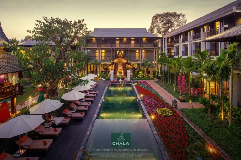 Outdoor Swimming Pool and Garden Courtyard with Lounge Area in Phra Sing Chiang Mai Outdoor Swimming Pool and Garden Courtyard with Lounge Area in Phra Sing Chiang Mai