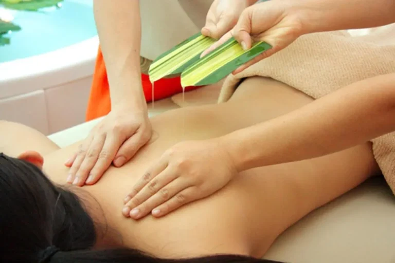 Relaxing Back Massage and Hydrotherapy Spa Experience in Pathumwan Wellness Center