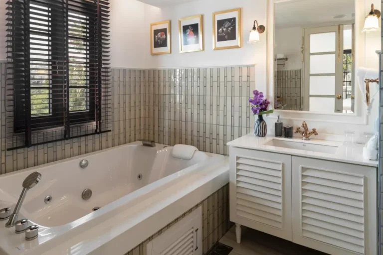 Relaxing Bathroom with Whirlpool Tub and Natural Light in Fa Ham Chiang Mai