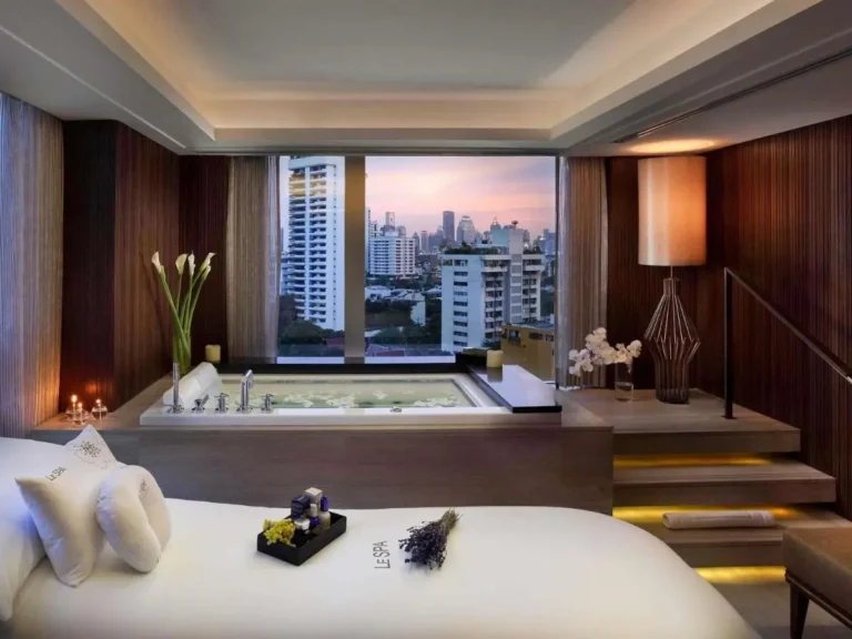 Relaxing Spa Room with Jacuzzi and Cityscape View in Wattana Bangkok
