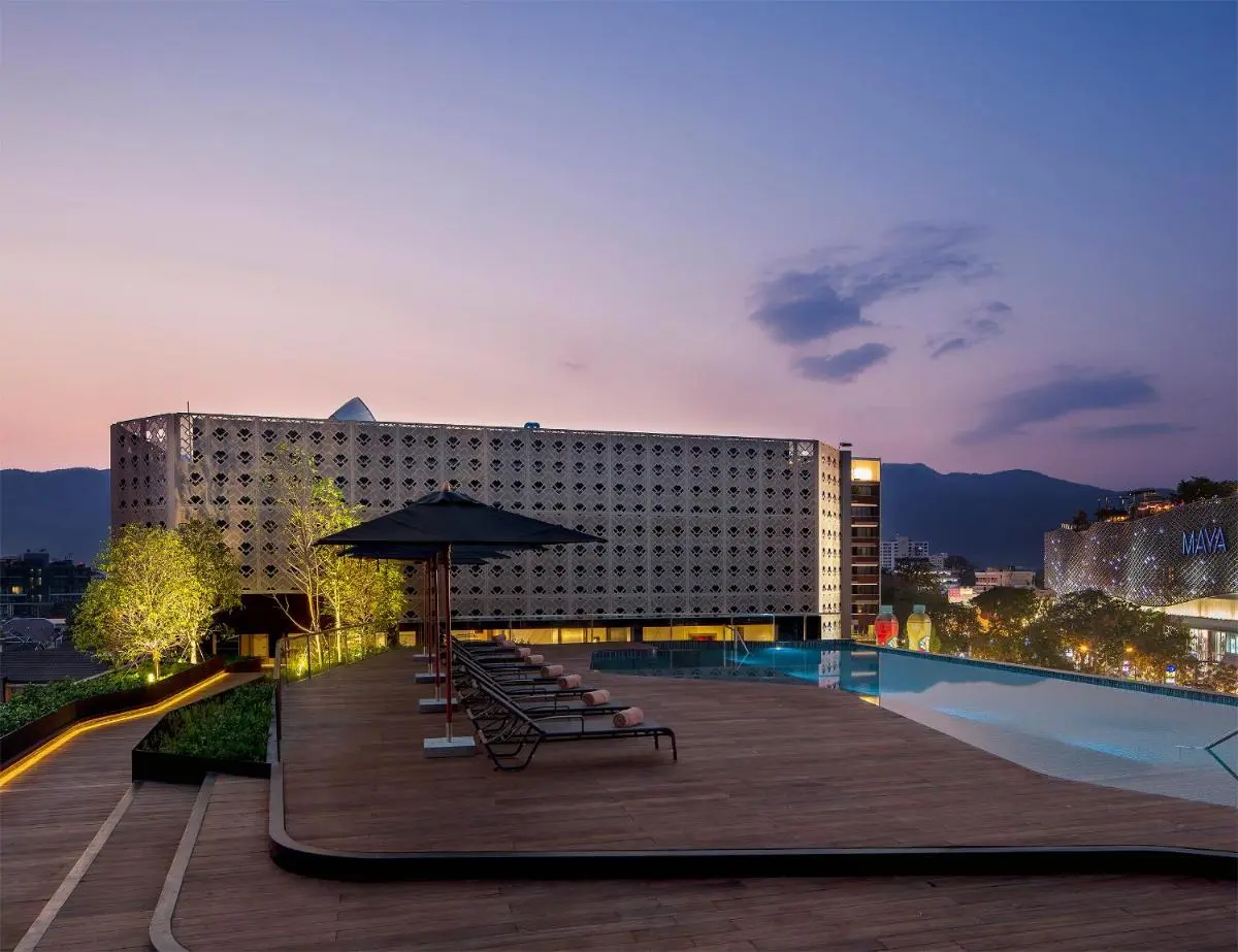 U Nimman Chiang Mai Rooftop Infinity Pool with Lounge Seating and Urban Views in Chiang Mai