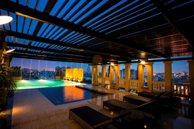 Rooftop Swimming Pool and Relaxation Area with City Views in Bangkapi Bangkok