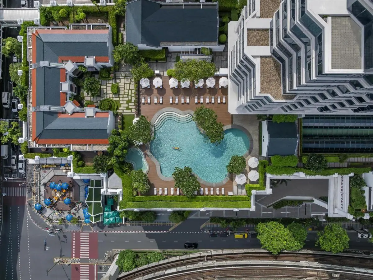 Urban Swimming Pool Complex with Jacuzzi and Relaxation Areas in Pathumwan Bangkok